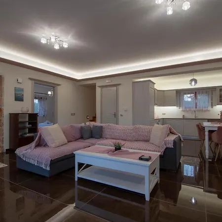 빌라 Agro Art Boutique & Luxury - Two Art With Pools, Unique Decors, And A Treehouse Option *