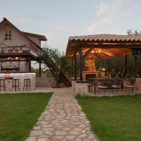 빌라 Agro Art Boutique & Luxury - Two Art With Pools, Unique Decors, And A Treehouse Option Vanato