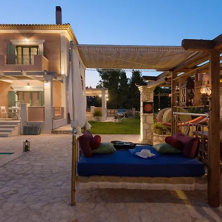 빌라 Agro Art Boutique & Luxury - Two Art With Pools, Unique Decors, And A Treehouse Option Vanato