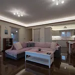 Villa Agro Art Boutique & Luxury - Two Art With Pools, Unique Decors, And A Treehouse Option *