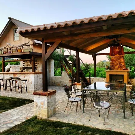 Agro Art Boutique & Luxury - Two Art With Pools, Unique Decors, And A Treehouse Option * Vanáto