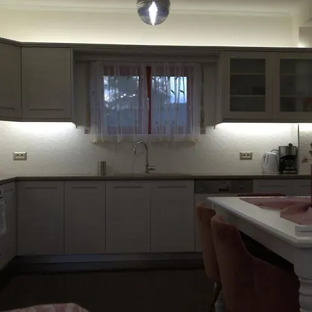 Agro Art Boutique & Luxury - Two Art With Pools, Unique Decors, And A Treehouse Option וילה