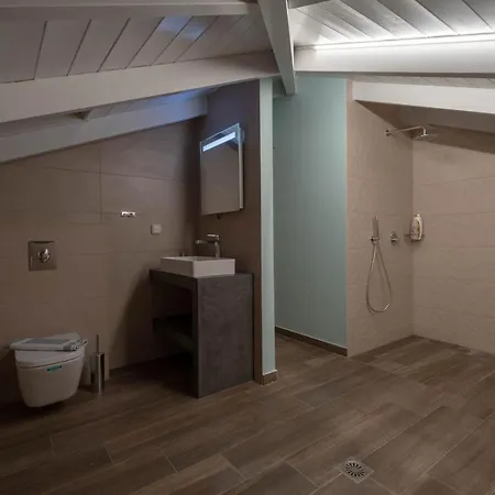 Agro Art Boutique & Luxury - Two Art With Pools, Unique Decors, And A Treehouse Option Vanato