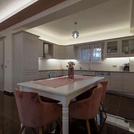 Agro Art Boutique & Luxury - Two Art With Pools, Unique Decors, And A Treehouse Option * Vanato