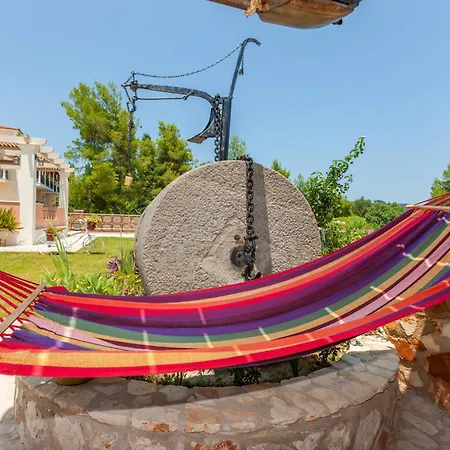 Agro Art Boutique & Luxury - Two Art With Pools, Unique Decors, And A Treehouse Option וילה