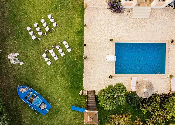 Agro Art Boutique & Luxury - Two Art With Pools, Unique Decors, And A Treehouse Option Вилла