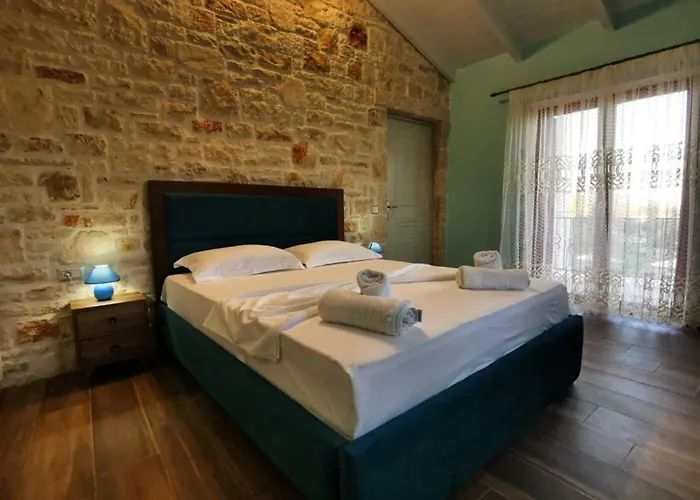 Вилла Agro Art Boutique & Luxury - Two Art With Pools, Unique Decors, And A Treehouse Option Vanato