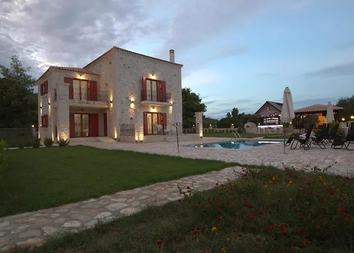 Вилла Agro Art Boutique & Luxury - Two Art With Pools, Unique Decors, And A Treehouse Option Vanato