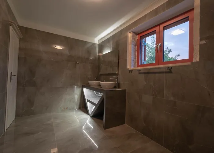 Вилла Agro Art Boutique & Luxury - Two Art With Pools, Unique Decors, And A Treehouse Option Vanato