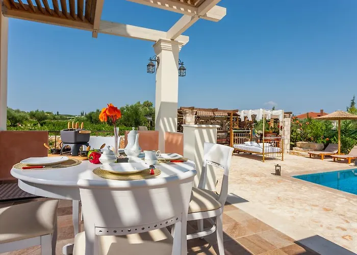 Вилла Agro Art Boutique & Luxury - Two Art With Pools, Unique Decors, And A Treehouse Option