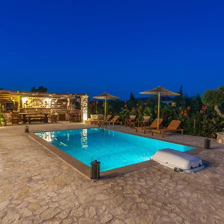 Agro Art Boutique & Luxury - Two Art With Pools, Unique Decors, And A Treehouse Option *