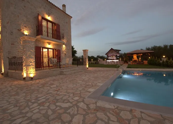 Agro Art Boutique & Luxury - Two Art With Pools, Unique Decors, And A Treehouse Option Vanato