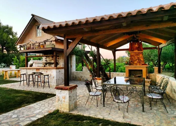 Agro Art Boutique & Luxury - Two Art With Pools, Unique Decors, And A Treehouse Option * Vanato