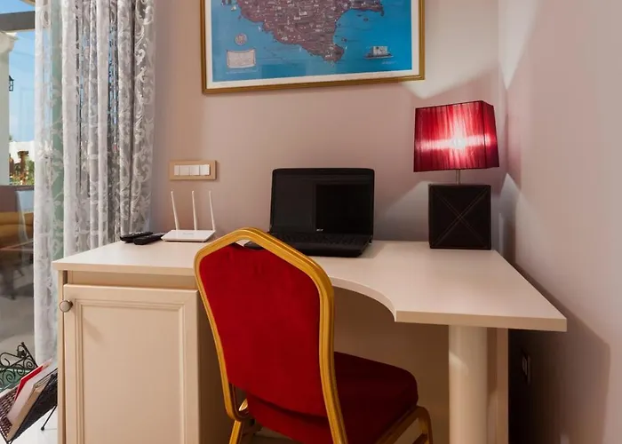 Agro Art Boutique & Luxury - Two Art With Pools, Unique Decors, And A Treehouse Option *